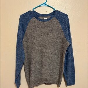 GAP sweater